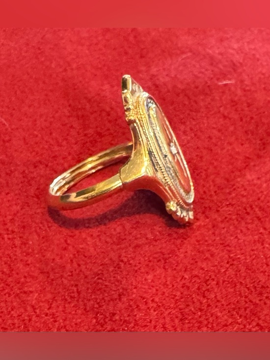 Vintage 1976 Avon Kensington Ring, Antique Gold Tone, Oval, 1 Clear Stone Sz 6-7 - Picture 3 of 8